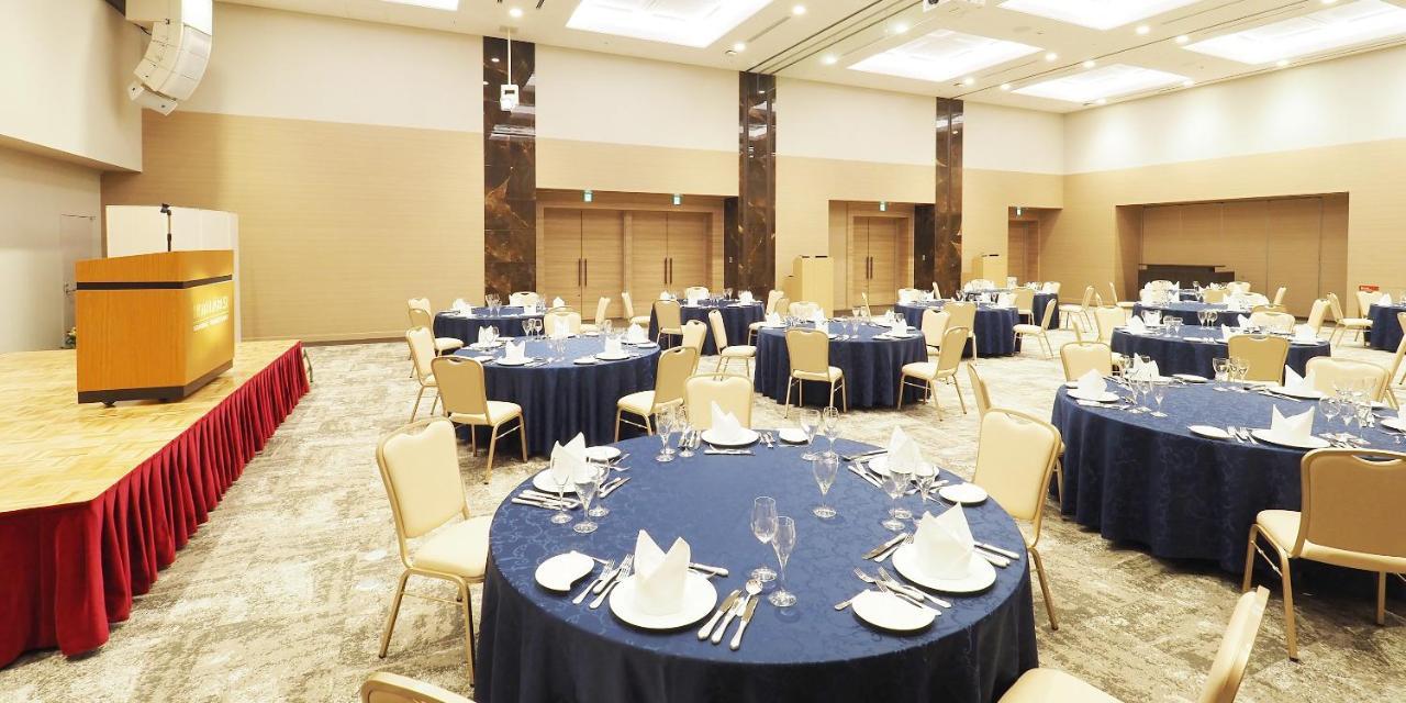 โฮเต็ล อเบส แกรนด์ ทาคาซึกิ Hotel ทะกะสึกิ ภายนอก รูปภาพ